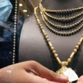 Is it better to buy physical gold or digital gold?