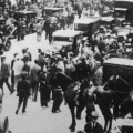 Does gold go down when the stock market crashes?